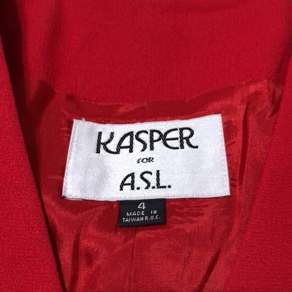 Red pleated skirt and Jacket size 4 - Picture 7 of 12